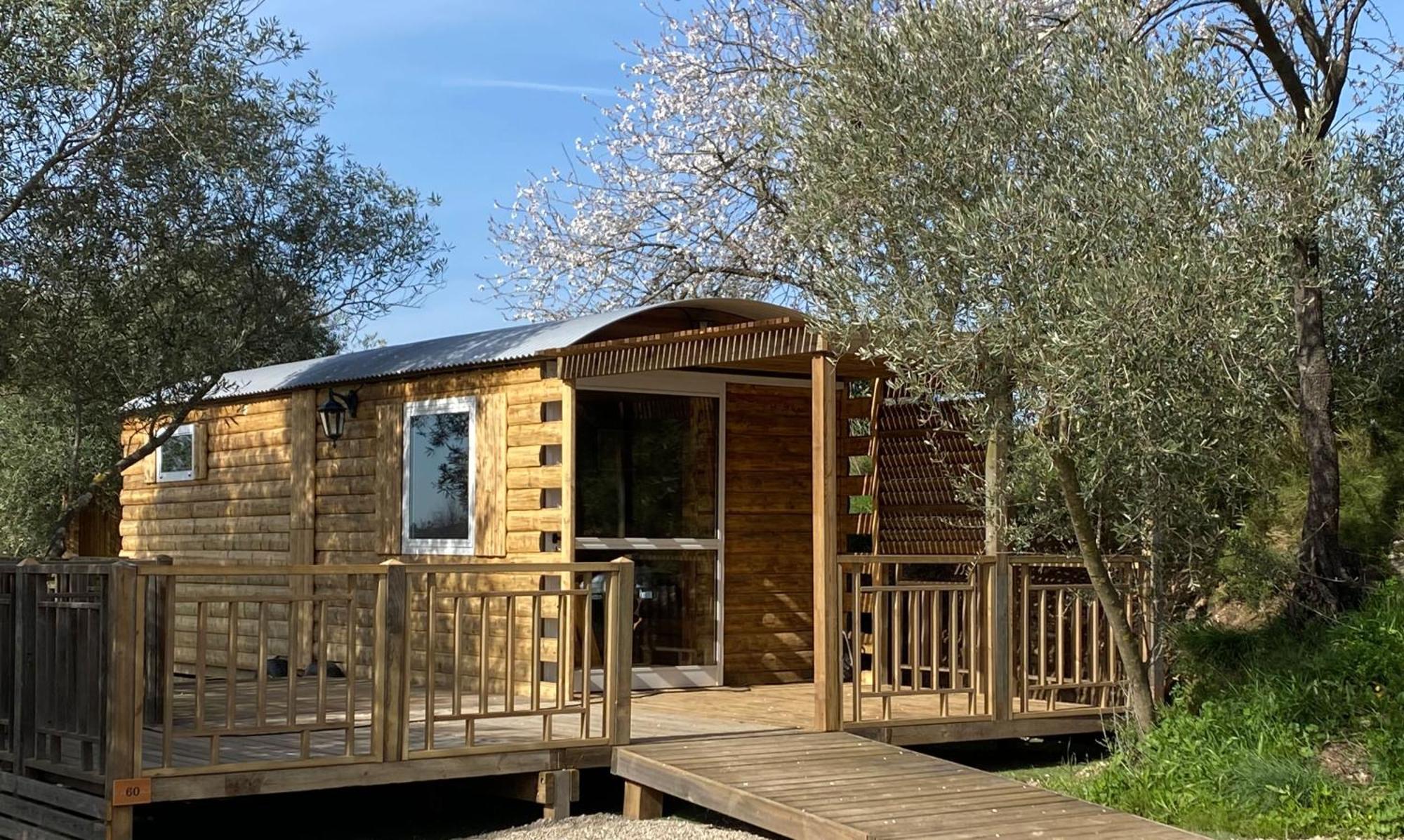 Camping Les Amandiers Castelnau-de-Guers Экстерьер фото